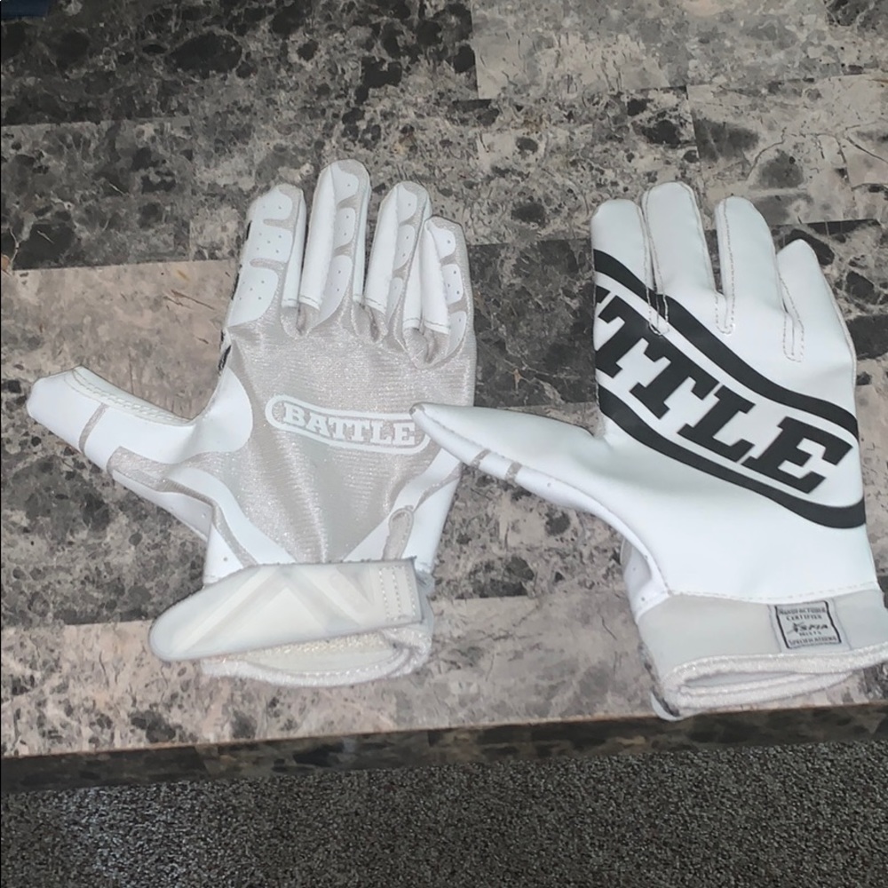 White/Black Battle Sports Football Gloves